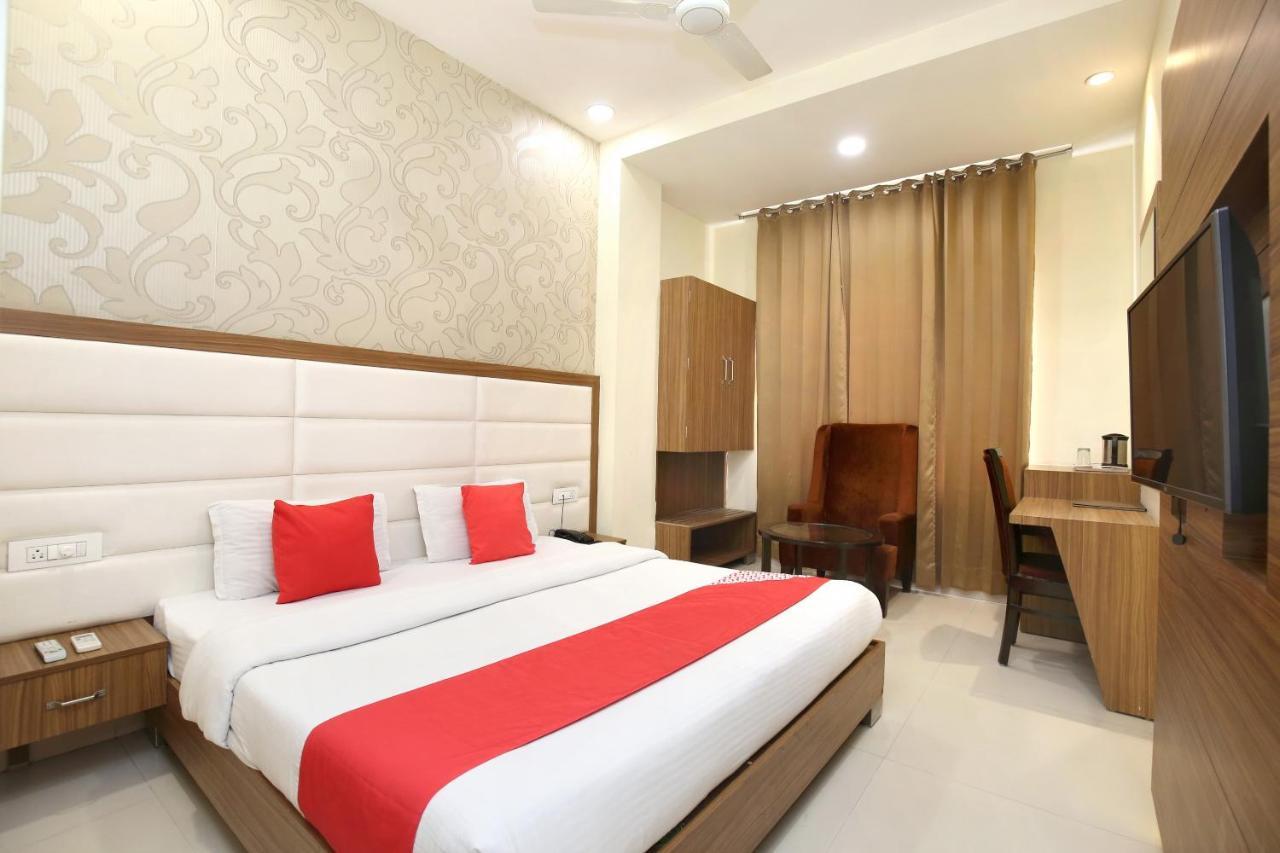 Capital O 8510 Welcome Inn อัมริตสา ภายนอก รูปภาพ