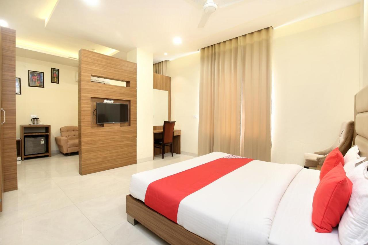 Capital O 8510 Welcome Inn อัมริตสา ภายนอก รูปภาพ