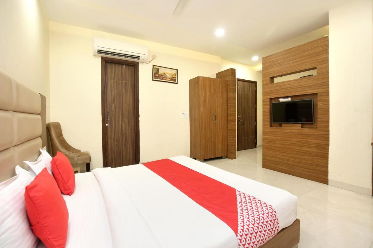 Capital O 8510 Welcome Inn อัมริตสา ภายนอก รูปภาพ