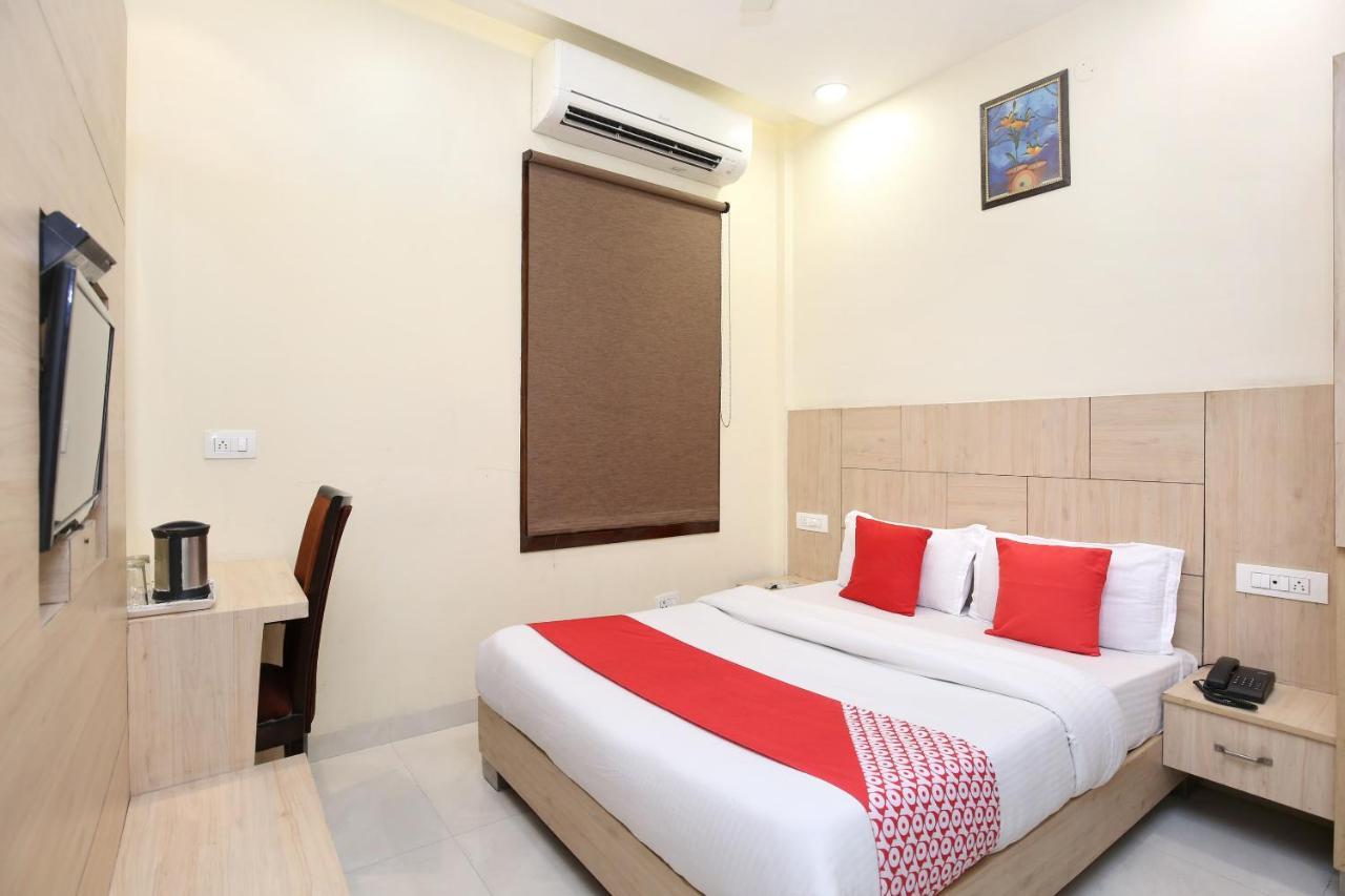 Capital O 8510 Welcome Inn อัมริตสา ภายนอก รูปภาพ