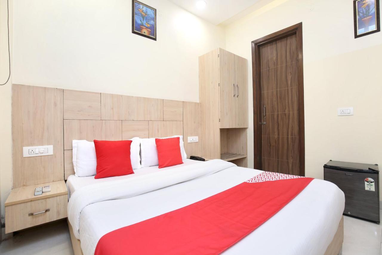 Capital O 8510 Welcome Inn อัมริตสา ภายนอก รูปภาพ