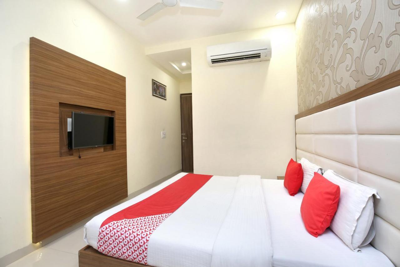 Capital O 8510 Welcome Inn อัมริตสา ภายนอก รูปภาพ