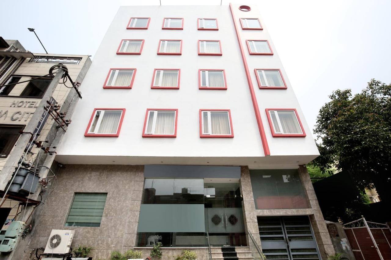 Capital O 8510 Welcome Inn อัมริตสา ภายนอก รูปภาพ