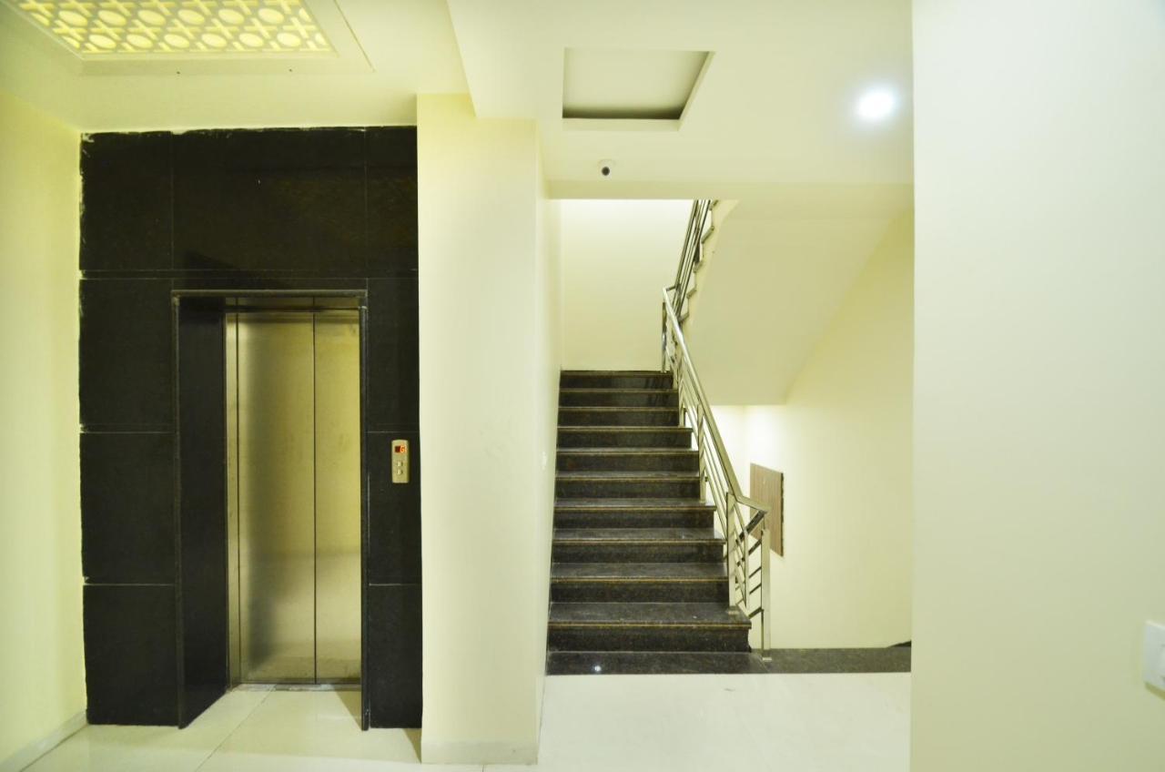 Capital O 8510 Welcome Inn อัมริตสา ภายนอก รูปภาพ