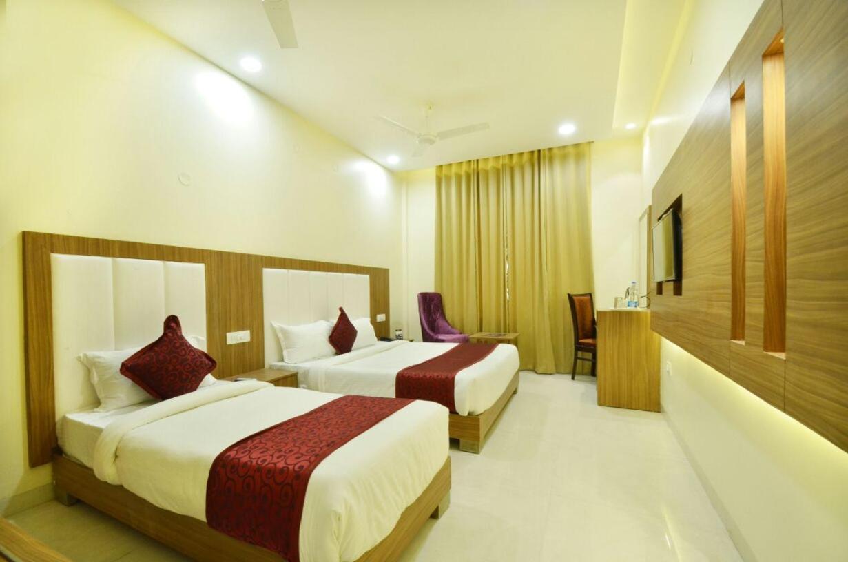 Capital O 8510 Welcome Inn อัมริตสา ภายนอก รูปภาพ