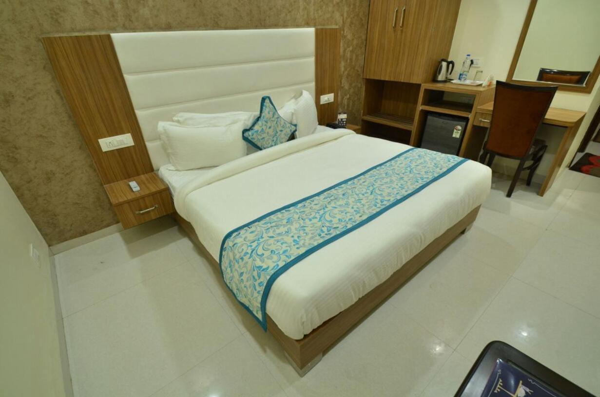 Capital O 8510 Welcome Inn อัมริตสา ภายนอก รูปภาพ