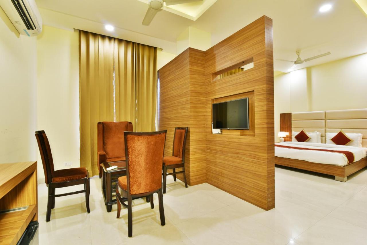 Capital O 8510 Welcome Inn อัมริตสา ภายนอก รูปภาพ
