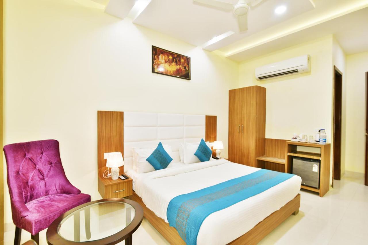 Capital O 8510 Welcome Inn อัมริตสา ภายนอก รูปภาพ